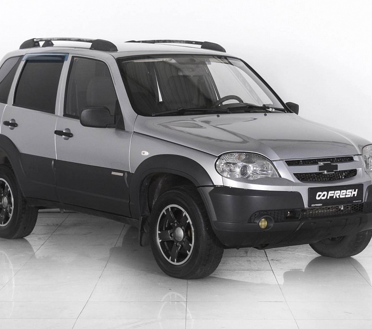 Chevrolet Niva: замена ламп в блок-фаре