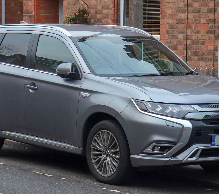 Стоит ли покупать подержанный гибрид в России в 2025 году