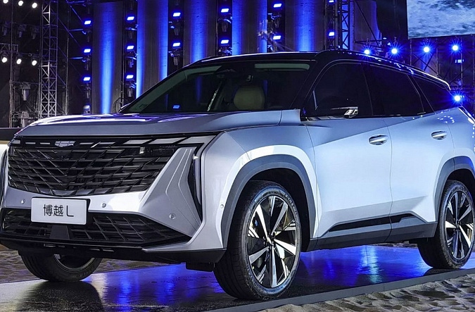 Exeed LX или Geely Atlas – чем отличаются и что выгоднее покупать
